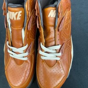 Italian leather bo Jackson’s